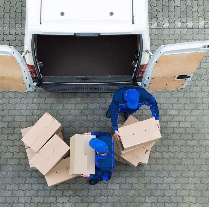 Déchargement de carton de déménagement départements limitrophes