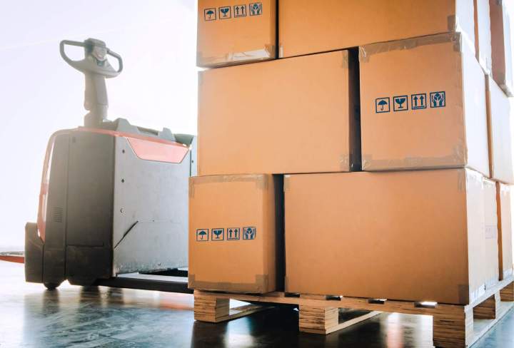 Pile de carton à déménager départements limitrophes